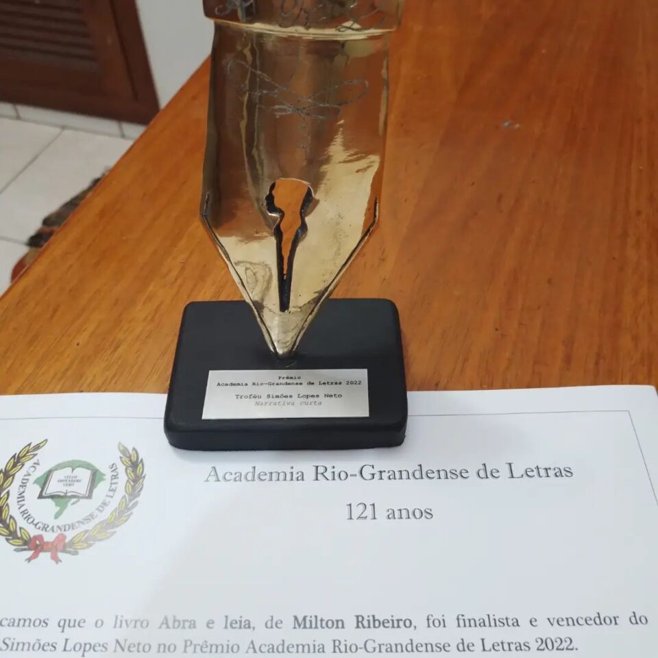 ‘Abra e Leia’ recebe o Troféu Simões Lopes Neto da Academia Rio-Grandense de Letras
