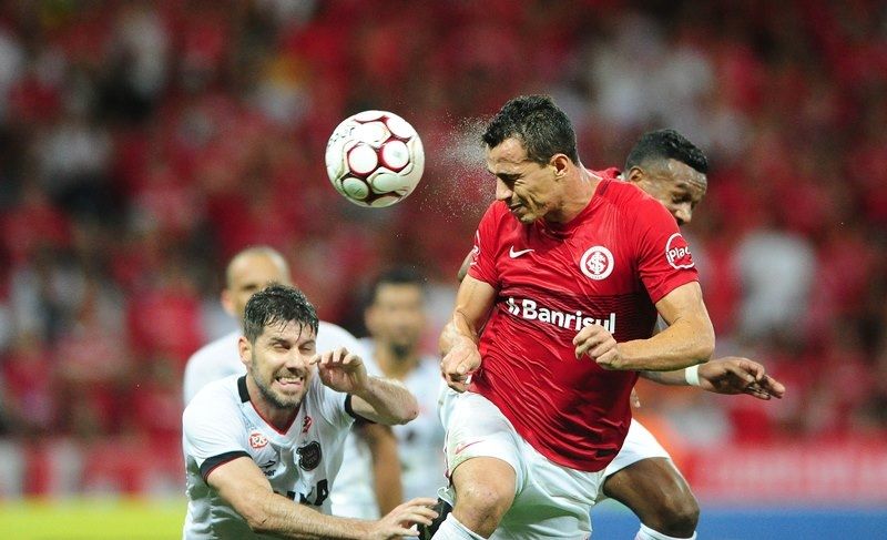 A cabeçada de Damião para marcar o único gol do jogo: numa palavra, centroavante | Foto do grande Ricardo Duarte / SC Internacional