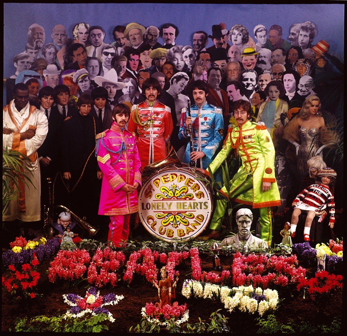 Fotos do “making of” da capa de Sgt. Pepper´s, dos Beatles